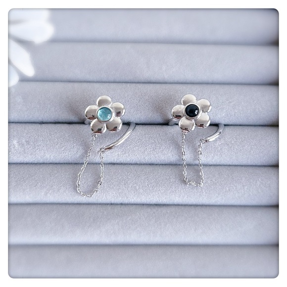 ✨NEW LAUNCH✨ S925 stamped silver Flower style with colored stone adjustable ring - Picture 3 of 7